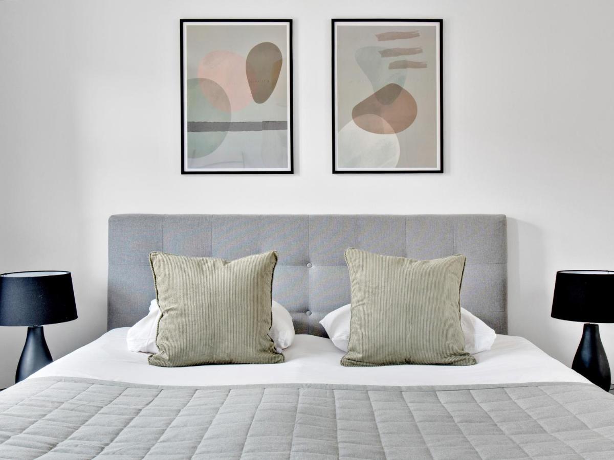 Sanders Stage - Endearing Three-Bedroom Apartment Near Nyhavn كوبنهاجن المظهر الخارجي الصورة